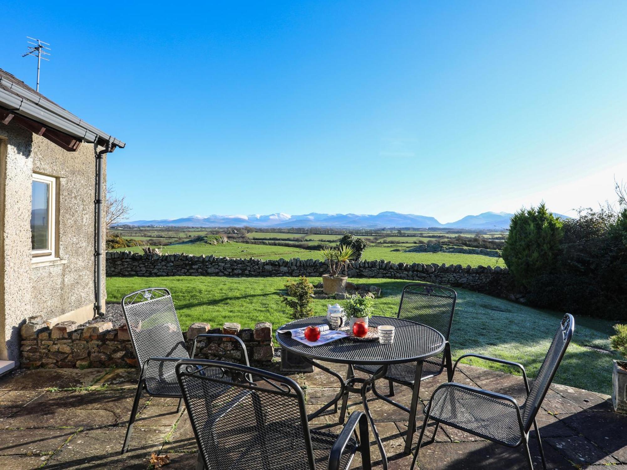 Вилла Cosy Barn Dwyran Экстерьер фото