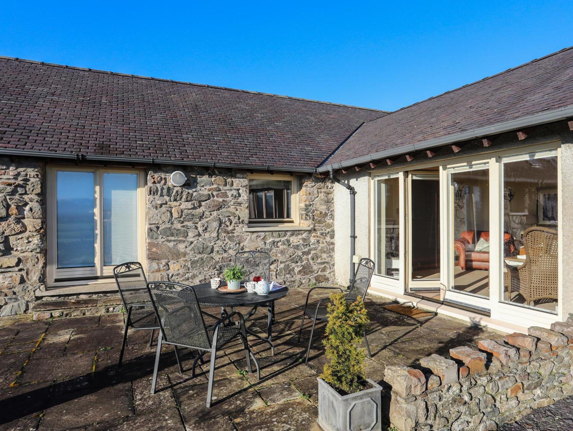 Вилла Cosy Barn Dwyran Экстерьер фото