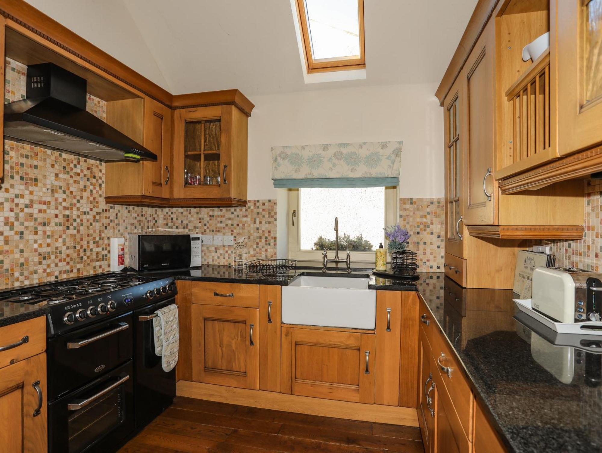 Вилла Cosy Barn Dwyran Экстерьер фото